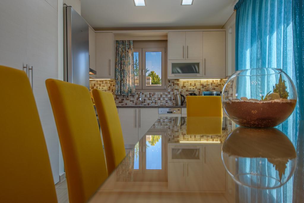 Golden Sky Villa Kamilárion Exterior foto